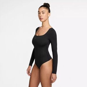 NWT Nike Form Long-Sleeve Bodysuit | Black | Size M
